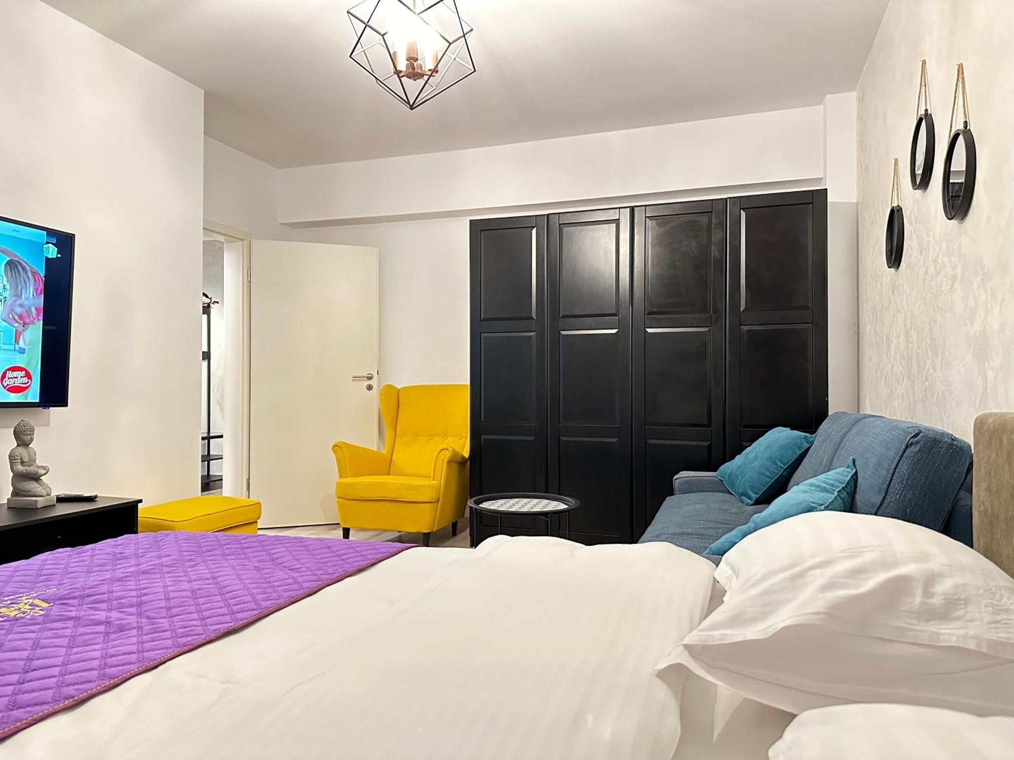 Coresi Mall Area Studios & Apartments By Glam Brasov Ngoại thất bức ảnh