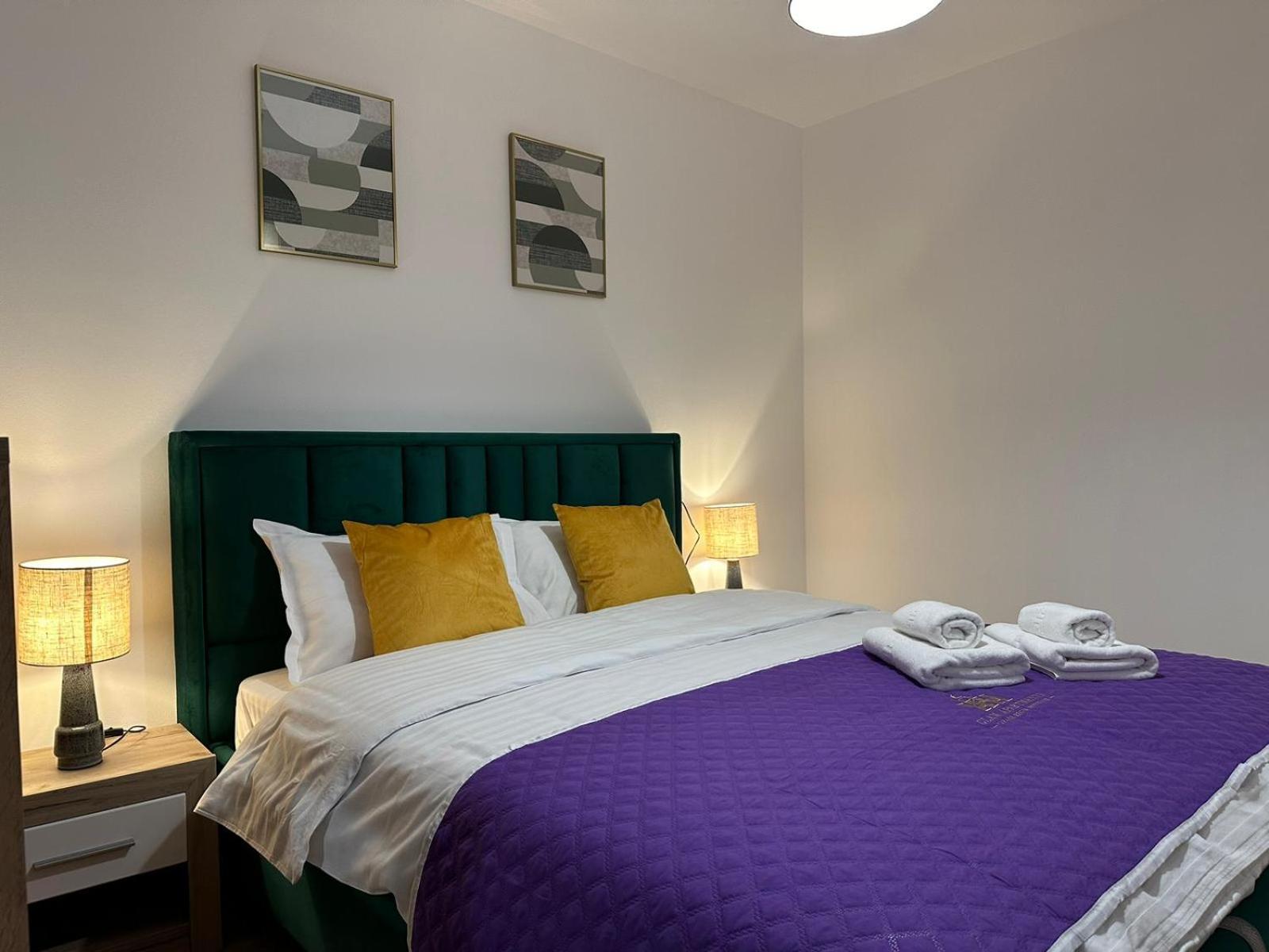 Coresi Mall Area Studios & Apartments By Glam Brasov Ngoại thất bức ảnh