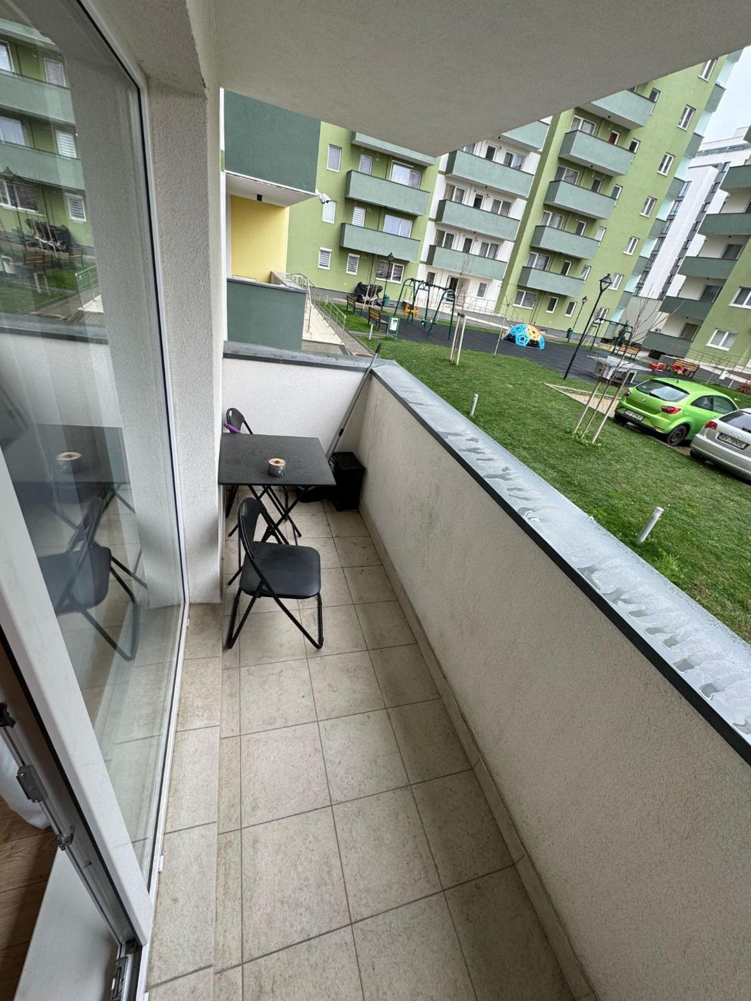 Coresi Mall Area Studios & Apartments By Glam Brasov Ngoại thất bức ảnh